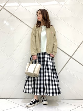 「CONVERSE（コンバース）のアイテム（その他）」を使った、イノウエ ユミさん（レディース・158cm）の春コーディネート
