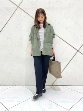 「アイテム（カバーオール）」を使った、井上　裕美さん（レディース・158cm）の秋コーディネート