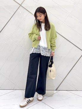 「URBAN RESEARCH DOORS（アーバンリサーチドアーズ）のレースドッキングカットソー | レーストップス/ロンT/インナー/レイヤード（Tシャツ/カットソー、ホワイト系）」を使った、井上　裕美さん（レディース・158cm）の春コーディネート