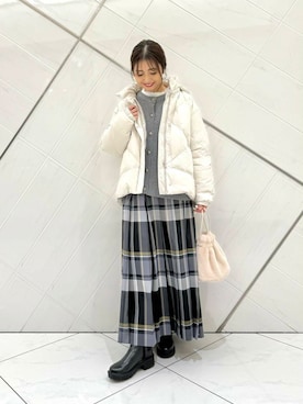 「URBAN RESEARCH DOORS（アーバンリサーチドアーズ）のピンタックフリルスタンドカラーブラウス（シャツ/ブラウス）」を使った、井上　裕美さん（レディース・158cm）の冬コーディネート