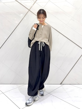 「アイテム（バックパック/リュック）」を使った、井上　裕美さん（レディース・158cm）の秋コーディネート