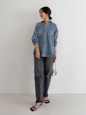 「URBAN RESEARCH DOORS（アーバンリサーチドアーズ）のシアーデニムシャツ（シャツ/ブラウス）」を使った、井上　裕美さん（レディース・158cm）の夏コーディネート