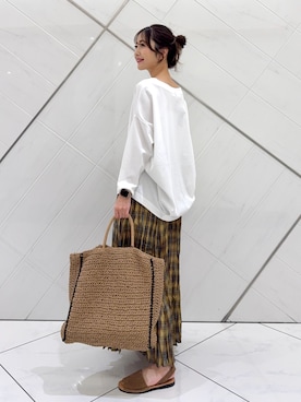 「URBAN RESEARCH DOORS（アーバンリサーチドアーズ）のコットンバックタック7分袖プルオーバー（Tシャツ/カットソー、ホワイト系）」を使った、井上　裕美さん（レディース・158cm）の春コーディネート