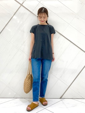 「URBAN RESEARCH DOORS（アーバンリサーチドアーズ）のペーパープレーンショルダーバッグ（ショルダーバッグ）」を使った、井上　裕美さん（レディース・158cm）の夏コーディネート