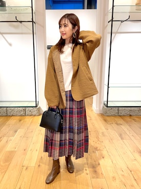 「URBAN RESEARCH DOORS（アーバンリサーチドアーズ）のラウンドボストンミニバッグ（ショルダーバッグ）」を使った、井上　裕美さん（レディース・158cm）の秋コーディネート