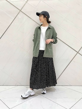 「アイテム（カバーオール）」を使った、井上　裕美さん（レディース・158cm）の秋コーディネート