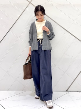 「アイテム（トートバッグ）」を使った、井上　裕美さん（レディース・158cm）の秋コーディネート