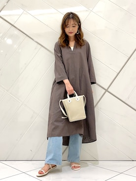 「URBAN RESEARCH DOORS（アーバンリサーチドアーズ）のフレアデニムパンツ（デニムパンツ）」を使った、井上　裕美さん（レディース・158cm）の夏コーディネート