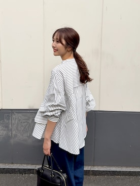 「URBAN RESEARCH Sonny Label（アーバンリサーチサニーレーベル）の『WEB限定』バンドカラーフリルストライプシャツ（シャツ/ブラウス、ホワイト系）」を使った、井上　裕美さん（レディース・158cm）の秋コーディネート