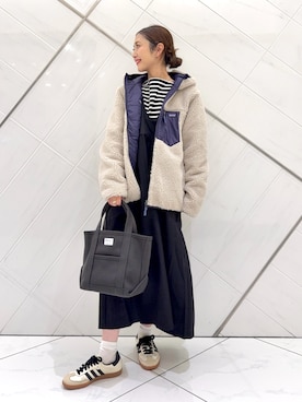 「アイテム（その他アウター）」を使った、井上　裕美さん（レディース・158cm）の秋コーディネート