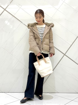 「URBAN RESEARCH DOORS（アーバンリサーチドアーズ）のフレアデニムパンツ（デニムパンツ）」を使った、井上　裕美さん（レディース・158cm）の冬コーディネート