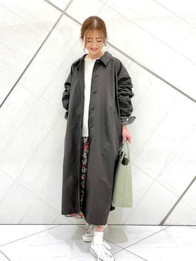 「花柄」｜「アイテム（ステンカラーコート）」を使った、イノウエ ユミさん（レディース・158cm）の冬コーディネート