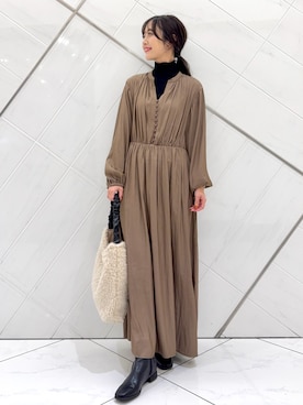 「アイテム（その他アウター、ベージュ系）」を使った、井上　裕美さん（レディース・158cm）の冬コーディネート