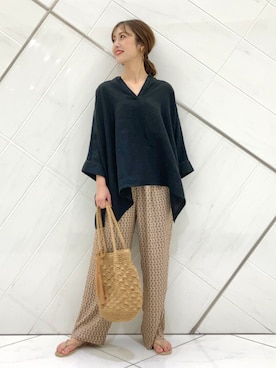 「RODE SKO（ロデスコ）のMARIA タッセルペーパーショルダー（ショルダーバッグ）」を使った、井上　裕美さん（レディース・158cm）の夏コーディネート