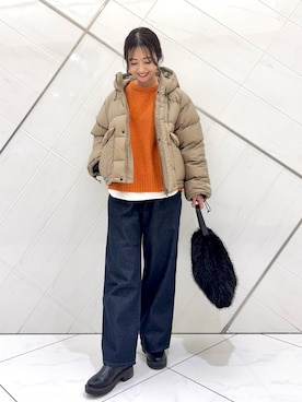 「アイテム（ニット/セーター、オレンジ系）」を使った、井上　裕美さん（レディース・158cm）の冬コーディネート