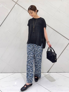 「URBAN RESEARCH DOORS（アーバンリサーチドアーズ）の『接触冷感/吸水速乾/イージーケア』フラワープリントドライタッチリラックスパンツ（その他パンツ）」を使った、井上　裕美さん（レディース・158cm）の夏コーディネート