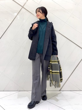 「アイテム（マフラー）」を使った、井上　裕美さん（レディース・158cm）の秋コーディネート