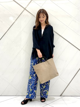 「URBAN RESEARCH DOORS（アーバンリサーチドアーズ）のダブルガーゼバンドカラーシャツ（シャツ/ブラウス）」を使った、井上　裕美さん（レディース・158cm）の夏コーディネート