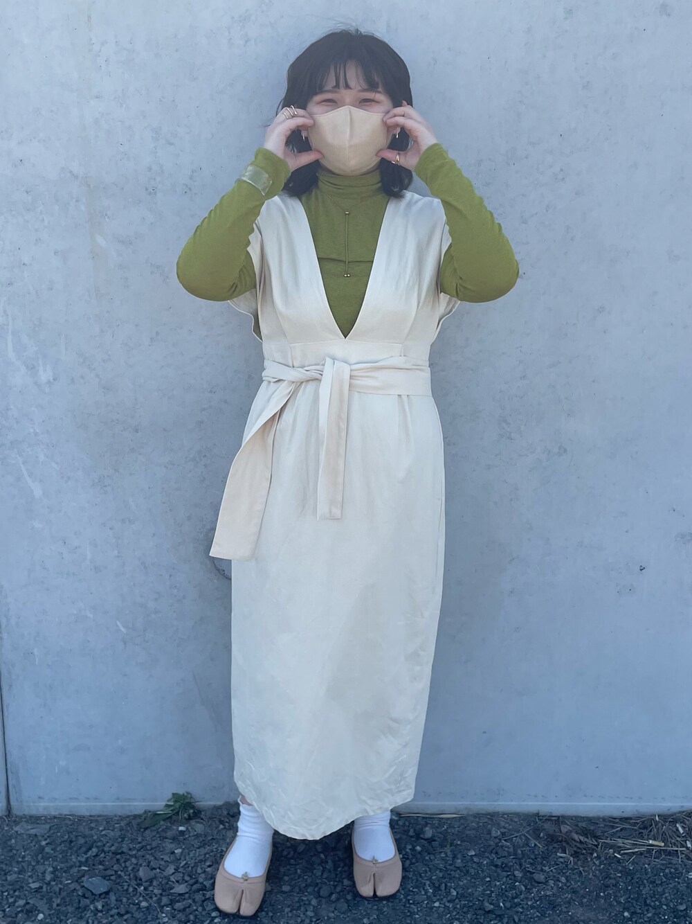 「春服デビュー宣言、春コーデ、デート、プチプラ、グリーンコーデ、春服みてみて、淡色コーデ、きれいめカジュアル、パステル映える春、ビッグシルエット、レイヤードスタイル、シンプルコーデ、大人かわいい、骨格ストレート、低身長コーデ」｜「Babのリボンセットジャンスカ（ジャンパースカート、ホワイト系）」を使った、ルナさん（レディース・154cm）の春コーディネートの1枚目の写真