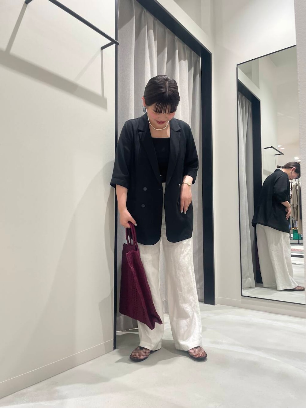 「カジュアル、デートコーデ、着回しコーデ、夏コーデ、低身長コーデ、ゆったり、キレイめカジュアルコーデ、大人カジュアルコーデ、トレンドコーデ、着回しアイテム、スタイルアップコーデ、細見えコーデ、メッシュジャケット、骨格ストレート、骨格ストレートコーデ」｜「URBAN RESEARCHのメッシュフラットシューズ（パンプス、ブラック系）」を使った、ルナさん（レディース・154cm）の夏コーディネートの1枚目の写真