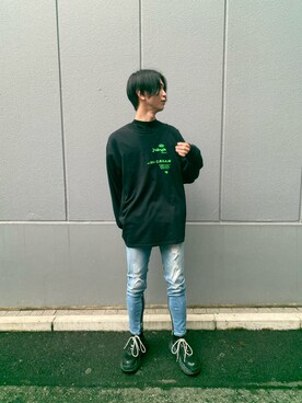 「KaneZ（ケインズ）のアイテム（Tシャツ/カットソー）」を使った、佐々木空翔(ササキヒロト)さん（メンズ・175cm）の秋コーディネート