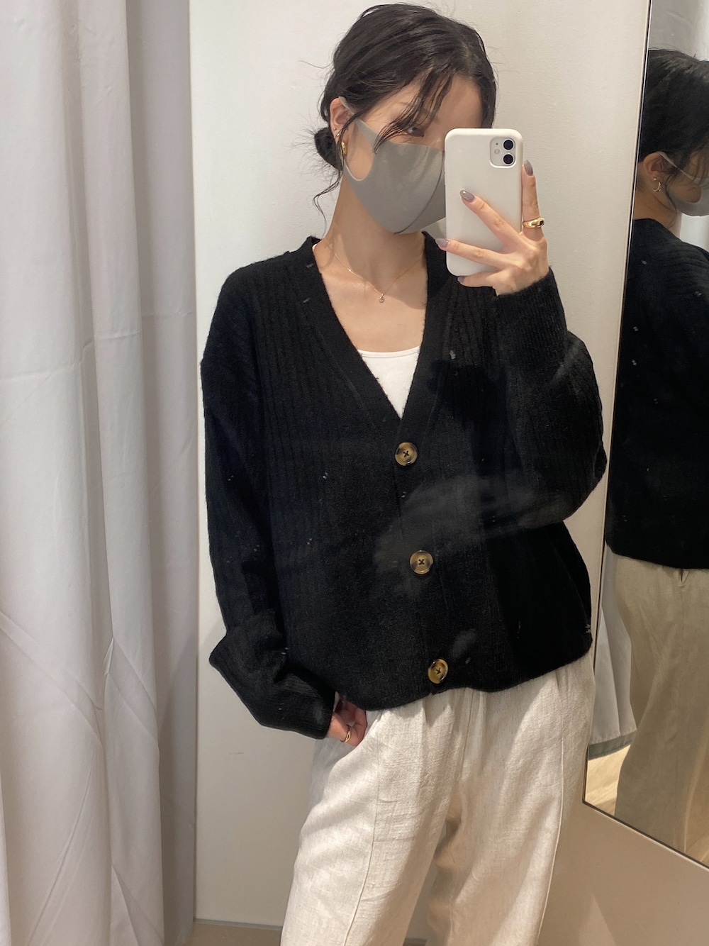 「秋のコーデ、カーディガン、黒カーディガン、WEGO、H&M、JEANASiS」｜「JEANASISのアイテム（パンツ、ベージュ系）」を使った、NANA🤍🦛さん（レディース・156cm）の秋コーディネートの1枚目の写真