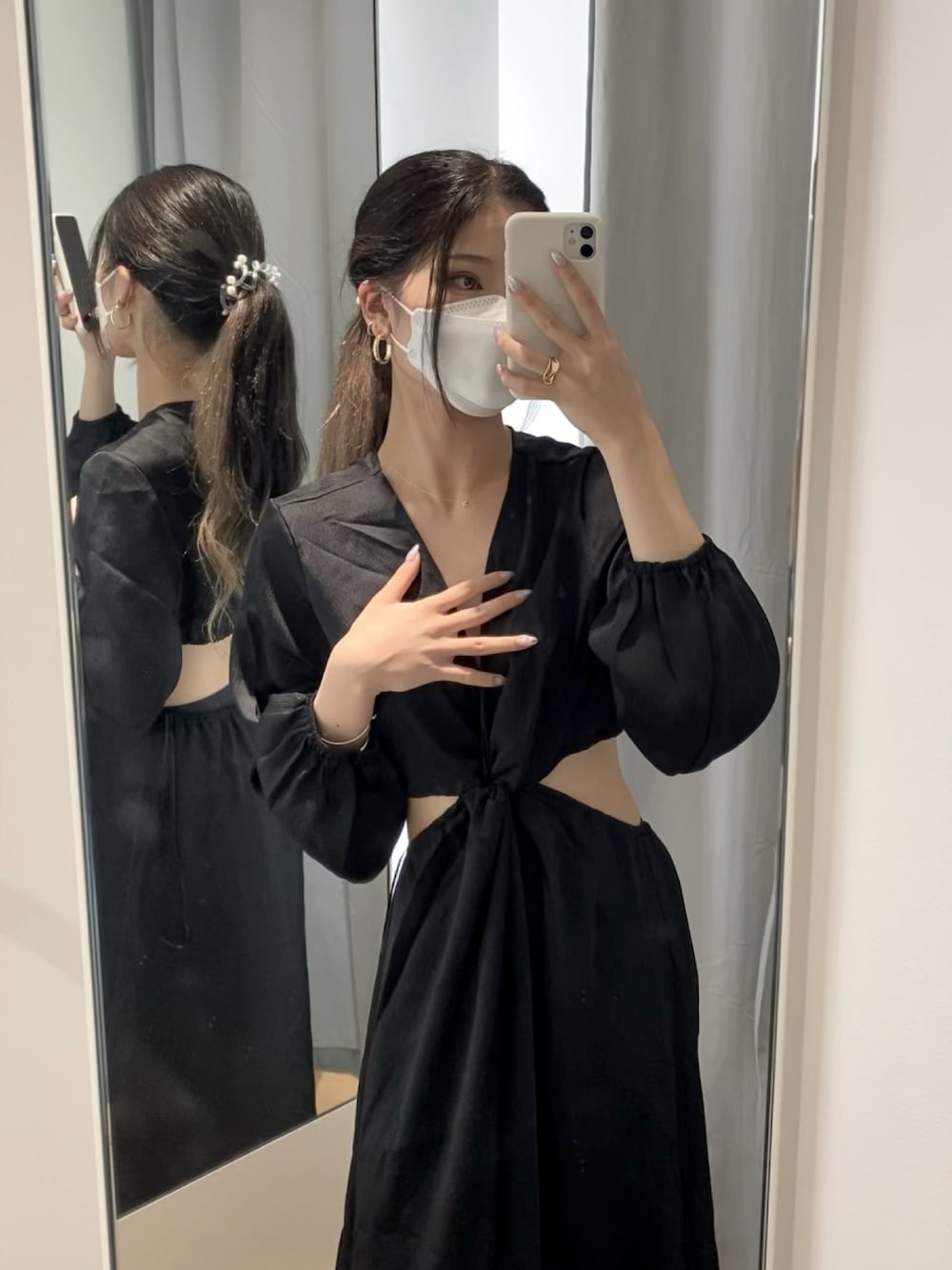 「秋コーデ、秋先取りコーデ、大人コーデ、H&M、ワンピース、モノトーン、モノトーンコーデ」｜「H&Mのアイテム（ワンピース/ドレス、ブラック系）」を使った、NANA🤍🦛さん（レディース・156cm）の秋コーディネートの1枚目の写真