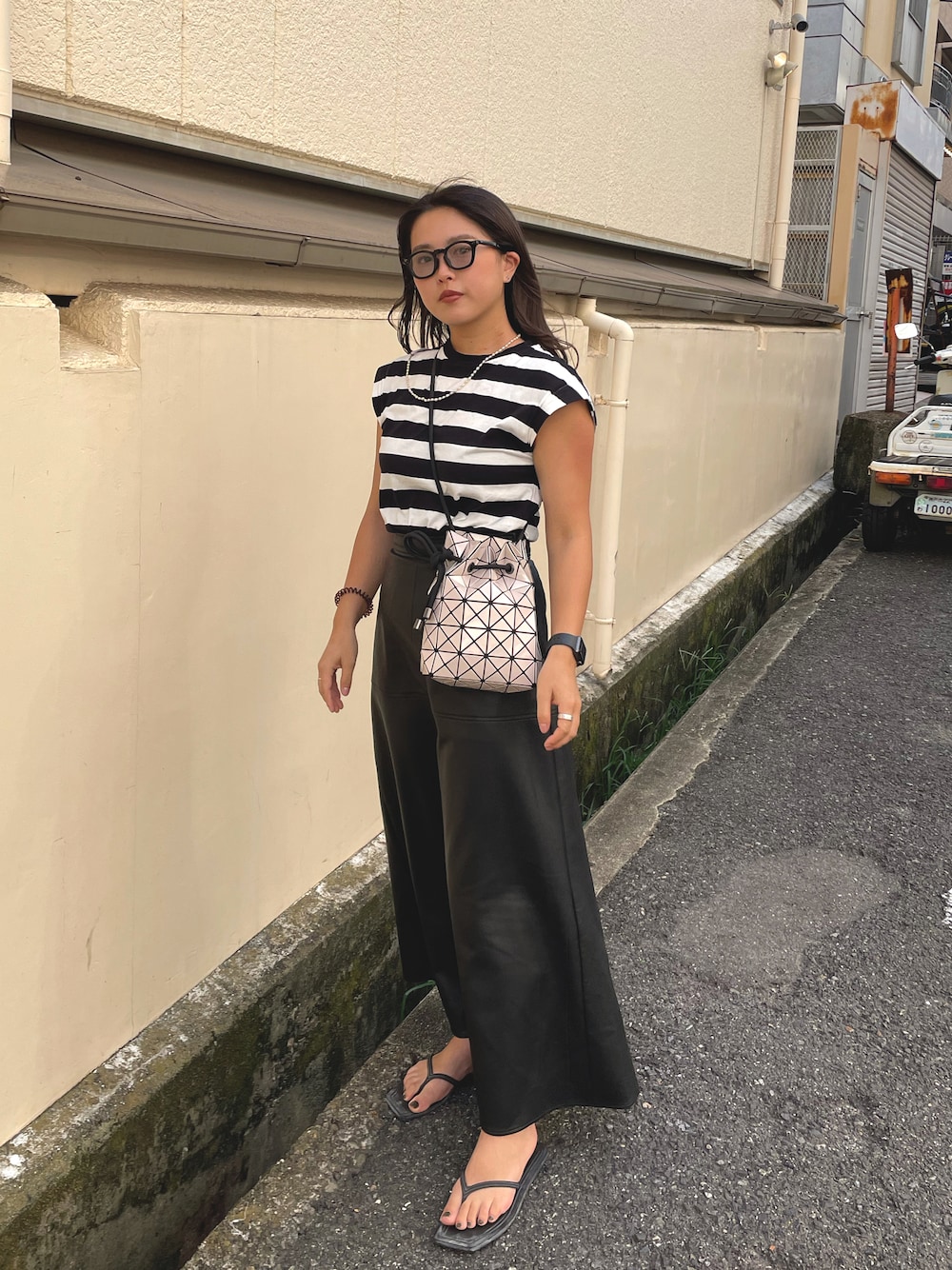 「MACPHEE、ボーダー、エコレザー、ギュパール、BAO BAO ISSEY MIYAKE、154cm」｜「Ray BEAMSのRay BEAMS / フェイク レザー Aライン ロング スカート（スカート、ブラック系）」を使った、Momokaさん（レディース・154cm）の秋コーディネートの1枚目の写真