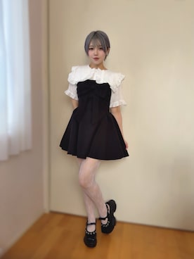 「jouetie（ジュエティ）のスニーカーソールハトメリボンシューズ（パンプス、ブラック系）」を使った、るんさん（レディース・161cm）の秋コーディネート