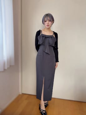 「MAJESTIC LEGON（マジェスティックレゴン）のパールチェーンキャミセットフリルカーデ（カーディガン/ボレロ、ブラック系）」を使った、るんさん（レディース・161cm）の秋コーディネート