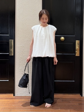 「NANO universe（ナノユニバース）のシャーリングバルーントップス（シャツ/ブラウス、ホワイト系）」を使った、mmさん（レディース・160cm）の夏コーディネート