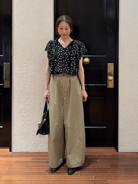 「NANO universe（ナノユニバース）のコットンナイロンコクーンパンツ（その他パンツ、ベージュ系）」を使った、mmさん（レディース・160cm）の夏コーディネート
