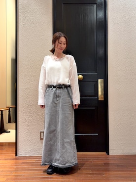 「YLEVE（イレーヴ）のアイテム（デニムスカート、ブラック系）」を使った、mmさん（レディース・160cm）の春コーディネート