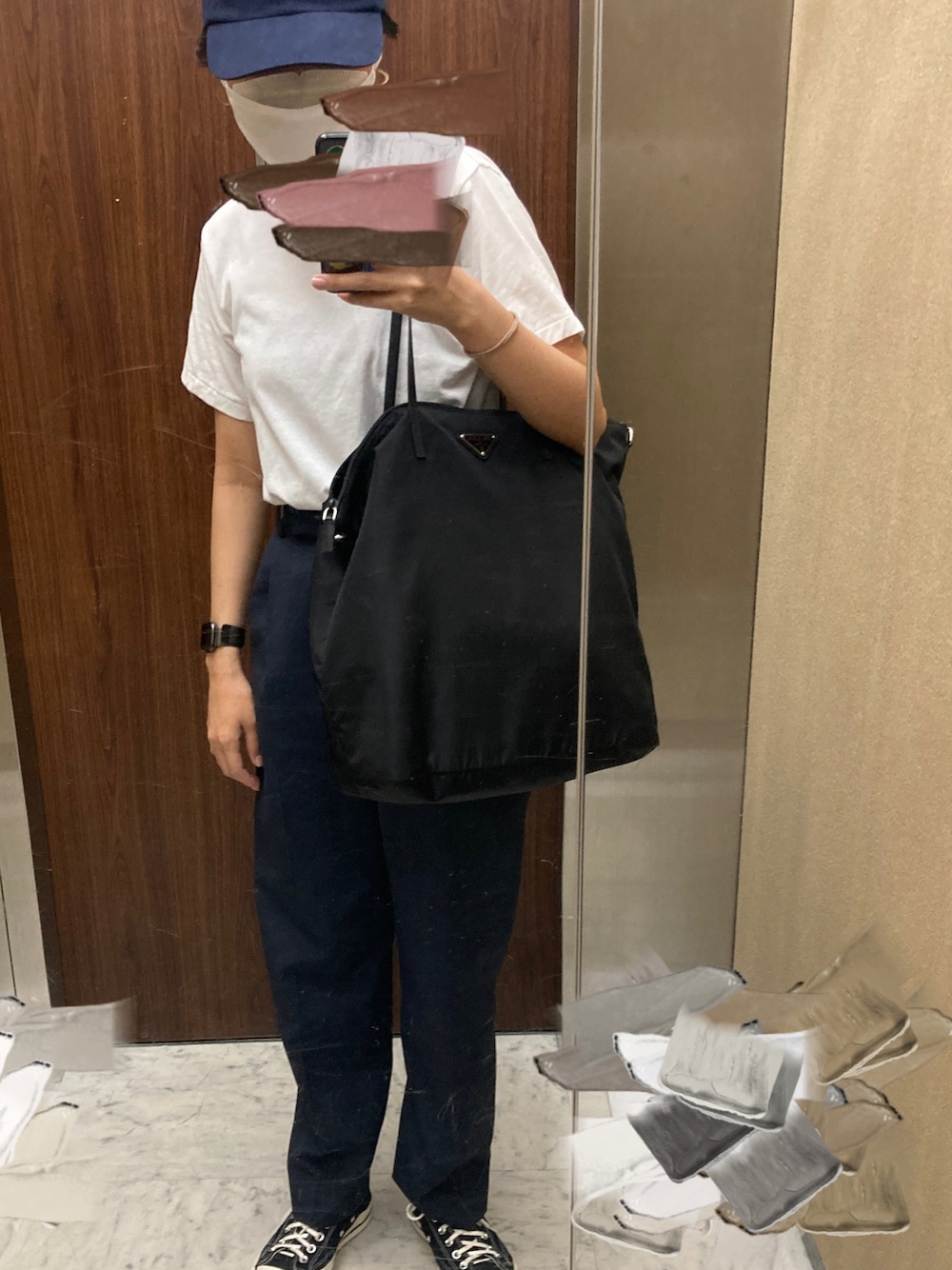 「PRADAのPrada Black Nylon Small East West Tote（トートバッグ、ブラック系）」を使った、yuki 記録さん（レディース・160cm）の夏コーディネートの1枚目の写真
