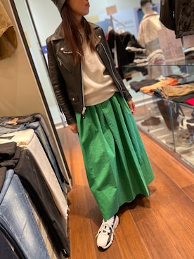 「ママファッション」｜「アイテム（ライダースジャケット）」を使った、Akumiさん（レディース・155cm）の春コーディネート