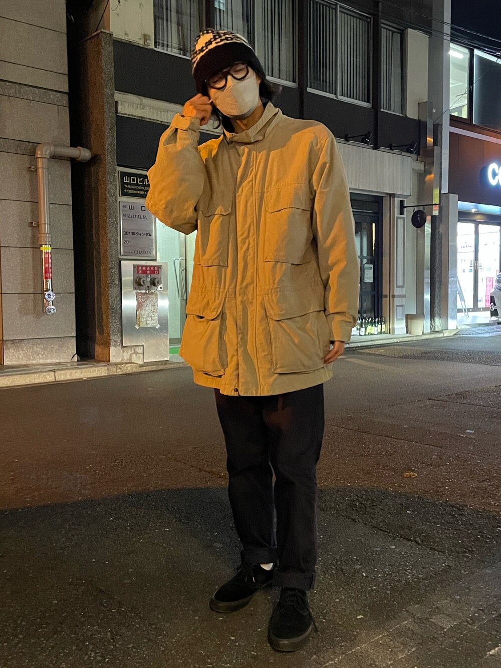 「冬コーデ、マウンテンパーカー、eddiebauer、Levi's、silver tab、シルバータブ」｜「Eddie Bauerのアイテム（マウンテンパーカー、ベージュ系）」を使った、フクダさん（メンズ・175cm）の冬コーディネートの1枚目の写真