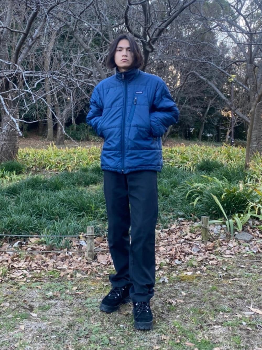 「冬、ダウンジャケット、大晦日、パタゴニア、ディッキーズ(Dickies)」｜「patagoniaのアイテム（ダウンジャケット/コート、ブルー系）」を使った、フクダさん（メンズ・175cm）の冬コーディネートの1枚目の写真