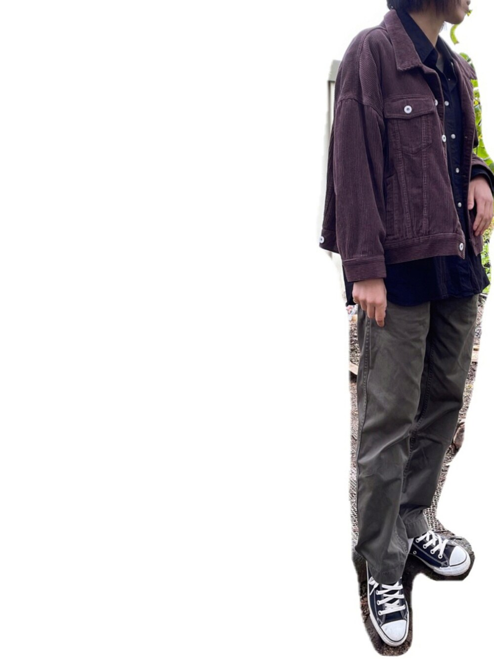 「スニーカー、ジャケット、コーデュロイ、カジュアル、シンプル、UNIQLO、converse、シャツスタイル、秋コーデ、mede19f」｜「MEDE19FのＭＥＤＥ１９Ｆ　オーバーサイズ太畝コーデュロイジャケット（その他アウター、パープル系）」を使った、Sakuさん（レディース・164cm）の秋コーディネートの1枚目の写真