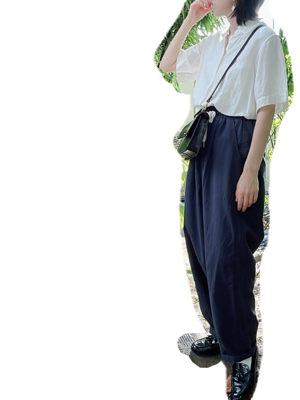 「UNIQLOのアイテム（シャツ/ブラウス、ホワイト系）」を使った、Sakuさん（レディース・164cm）の夏コーディネートの1枚目の写真