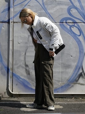 「アイテム（ミリタリージャケット、ホワイト系）」を使った、yurika   muroiさん（レディース・164cm）の秋コーディネート