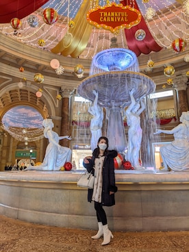 「MERCURYDUO（マーキュリーデュオ）のアイテム（One piece dress、ホワイト系）」を使った、彩瑛さん（レディース）の秋コーディネート