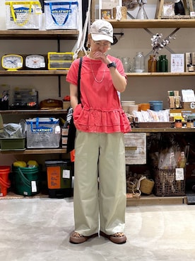 「チノパン」｜「アイテム（キャップ）」を使った、yaritaさん（レディース・166cm）の夏コーディネート