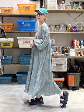 「niko and...（ニコアンド）の厚底コンビサンダル（サンダル、ブラック系）」を使った、yaritaさん（レディース・166cm）の春コーディネート