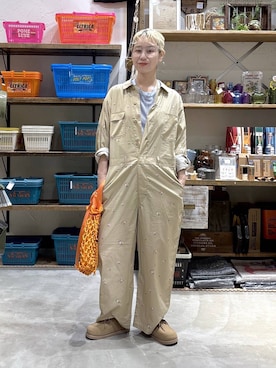 「niko and...（ニコアンド）のCOLORマイスターTシャツ（Tシャツ/カットソー、ブルー系）」を使った、yaritaさん（レディース・166cm）の春コーディネート