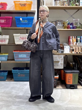 「niko and...（ニコアンド）のオリジナル大判アソートスカーフ（ストール/ショール、イエロー系）」を使った、yaritaさん（レディース・166cm）の春コーディネート