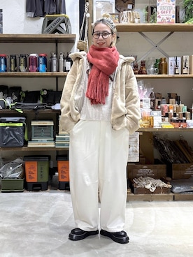 「アイテム（ストール/ショール）」を使った、yaritaさん（レディース・166cm）の秋コーディネート