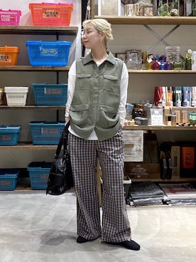 「niko and...（ニコアンド）のGardenタックプリントパンツ（その他パンツ、ベージュ系）」を使った、yaritaさん（レディース・166cm）の春コーディネート