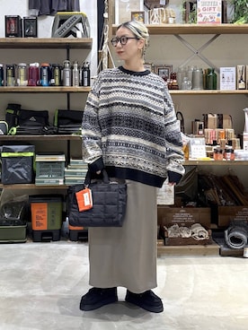 「アイテム（バレッタ/ヘアクリップ、ブルー系）」を使った、yaritaさん（レディース・166cm）の冬コーディネート