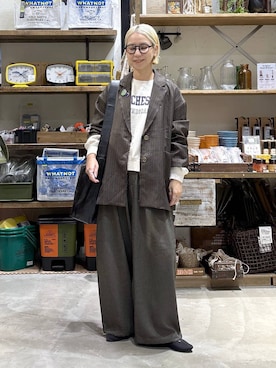 「アイテム（テーラードジャケット）」を使った、yaritaさん（レディース・166cm・40代）の秋コーディネート