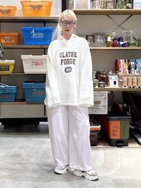 「niko and...（ニコアンド）のスウェットカーブパンツ（スウェットパンツ、ピンク系）」を使った、yaritaさん（レディース・166cm）の春コーディネート